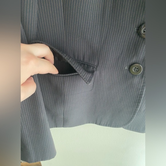 Anne Klein Black Pinstripe Tailored Blazer Professional Suit Jacket Size 4 Women - Picture 4 of 6